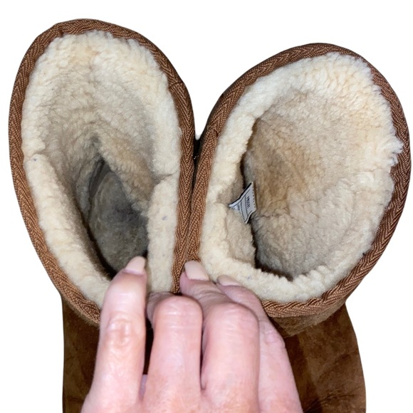 UGG Medium Brown Sheepskin Style F3008I Short Ankle Boots Size 6 - Picture 6 of 13